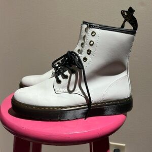 Dr. Martens Women’s 7 Zavala White Leather Combat Boots Lace Up Whimsigoth New